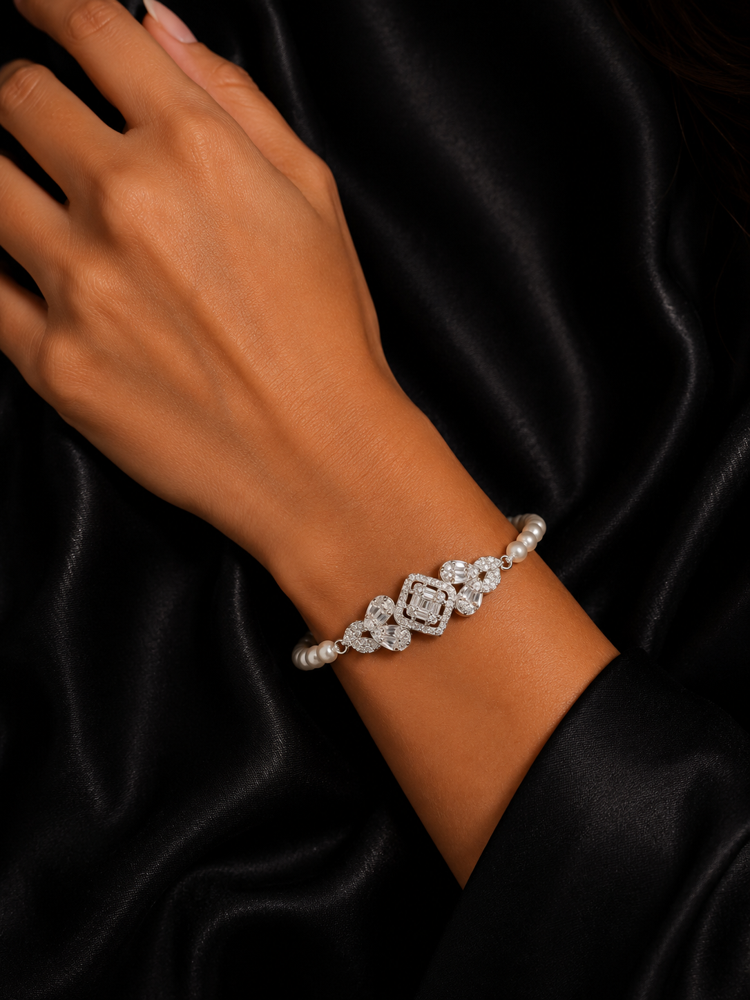 Loose Silver Pearl Diamond Bracelet