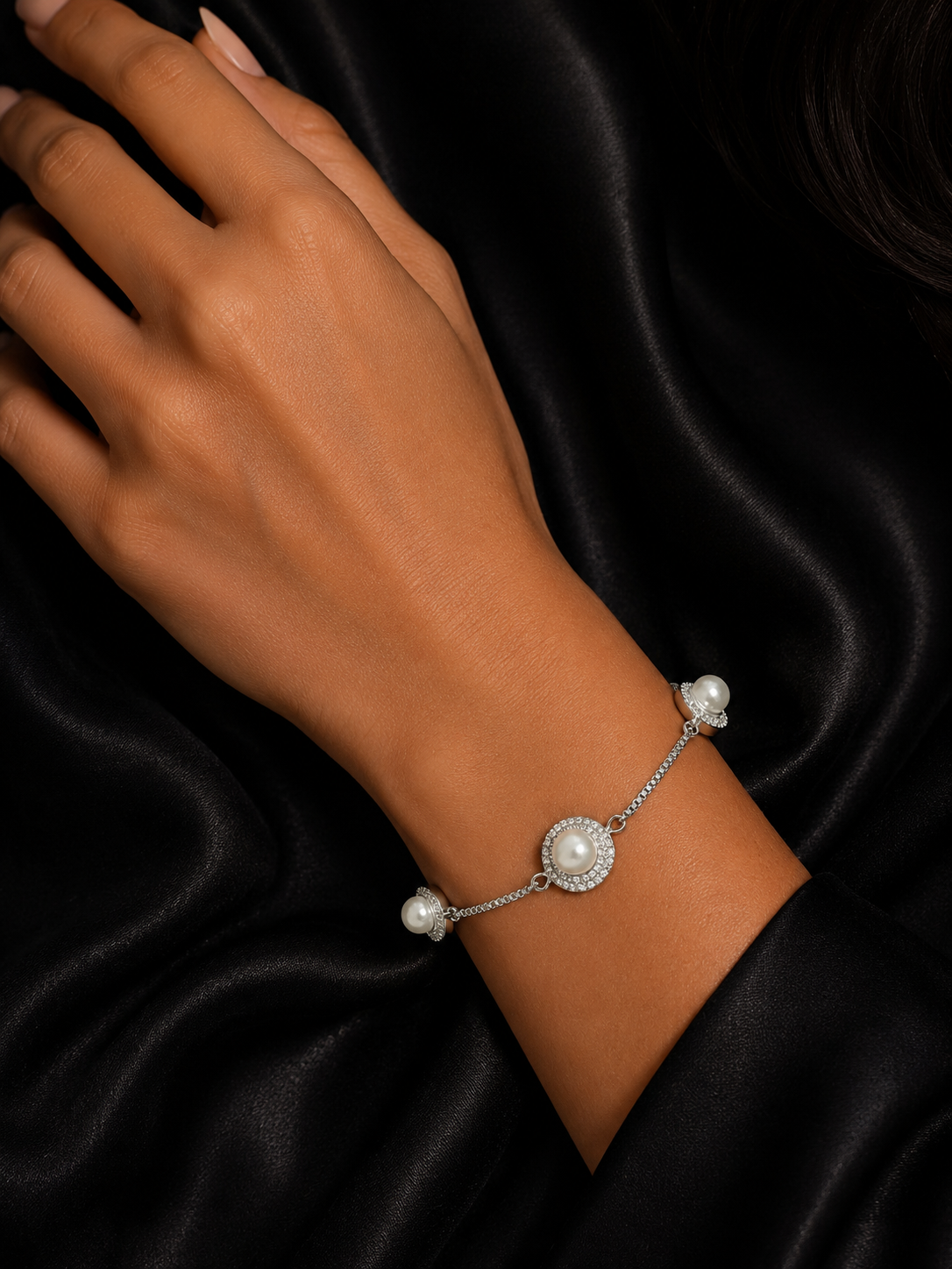 Silver Pearl Diamond Circle Bracelet