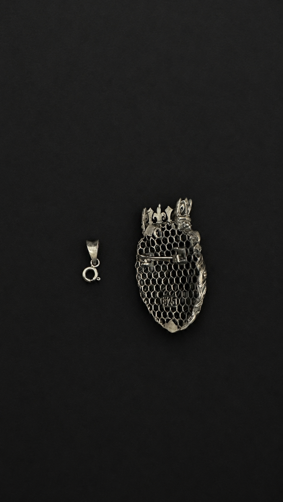 Royal Silver Lion Convertible Brooch & Pendant – 2-in-1 Statement Accessory