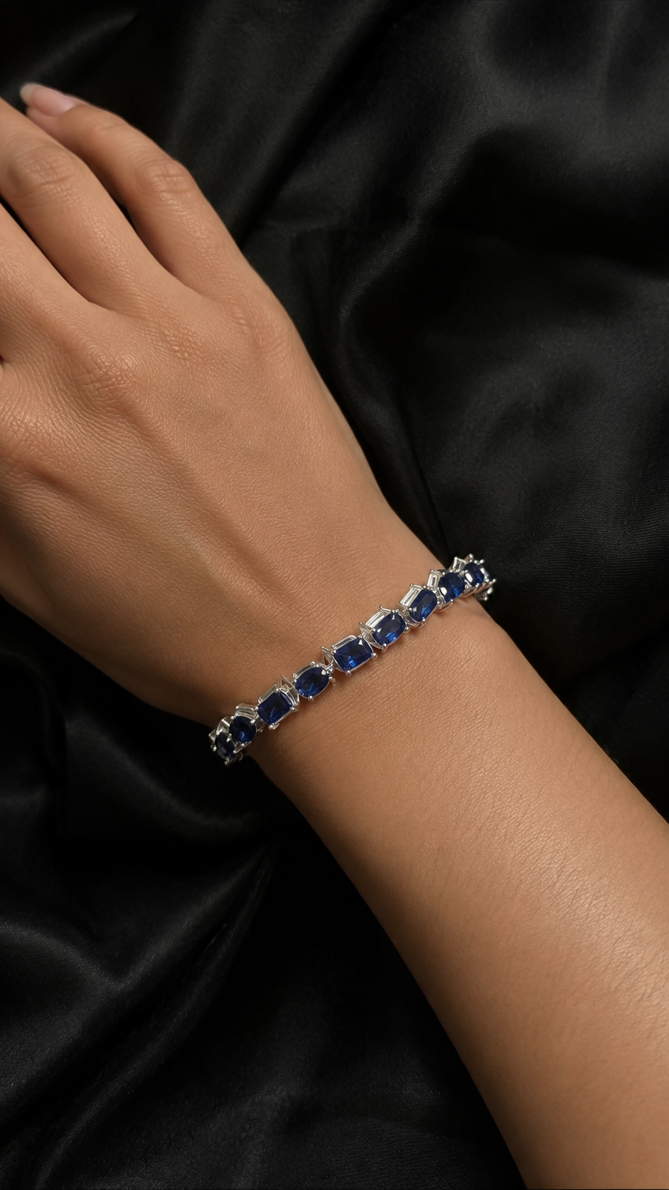 Loose Silver Blue Diamond Bracelet