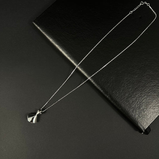 Twisted Elegance Silver Pendant Necklace for Women