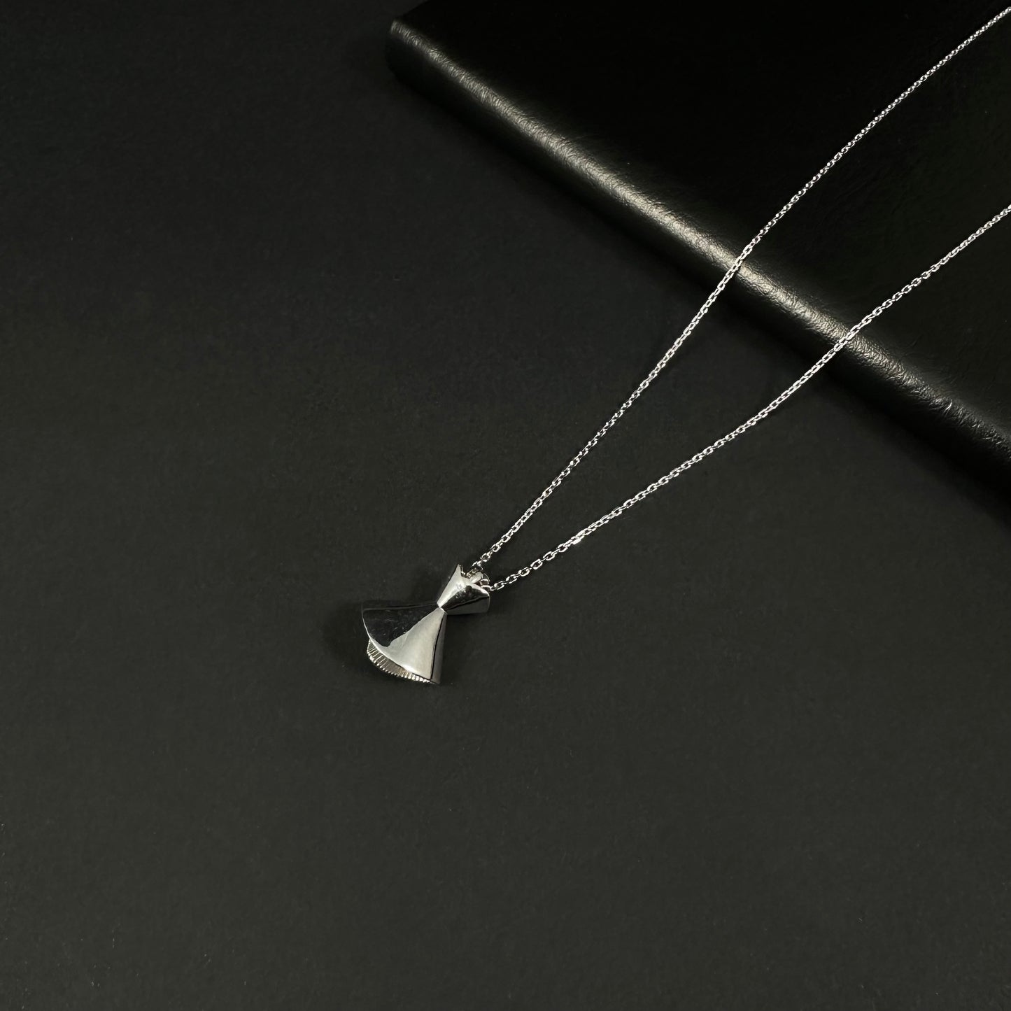 Twisted Elegance Silver Pendant Necklace for Women