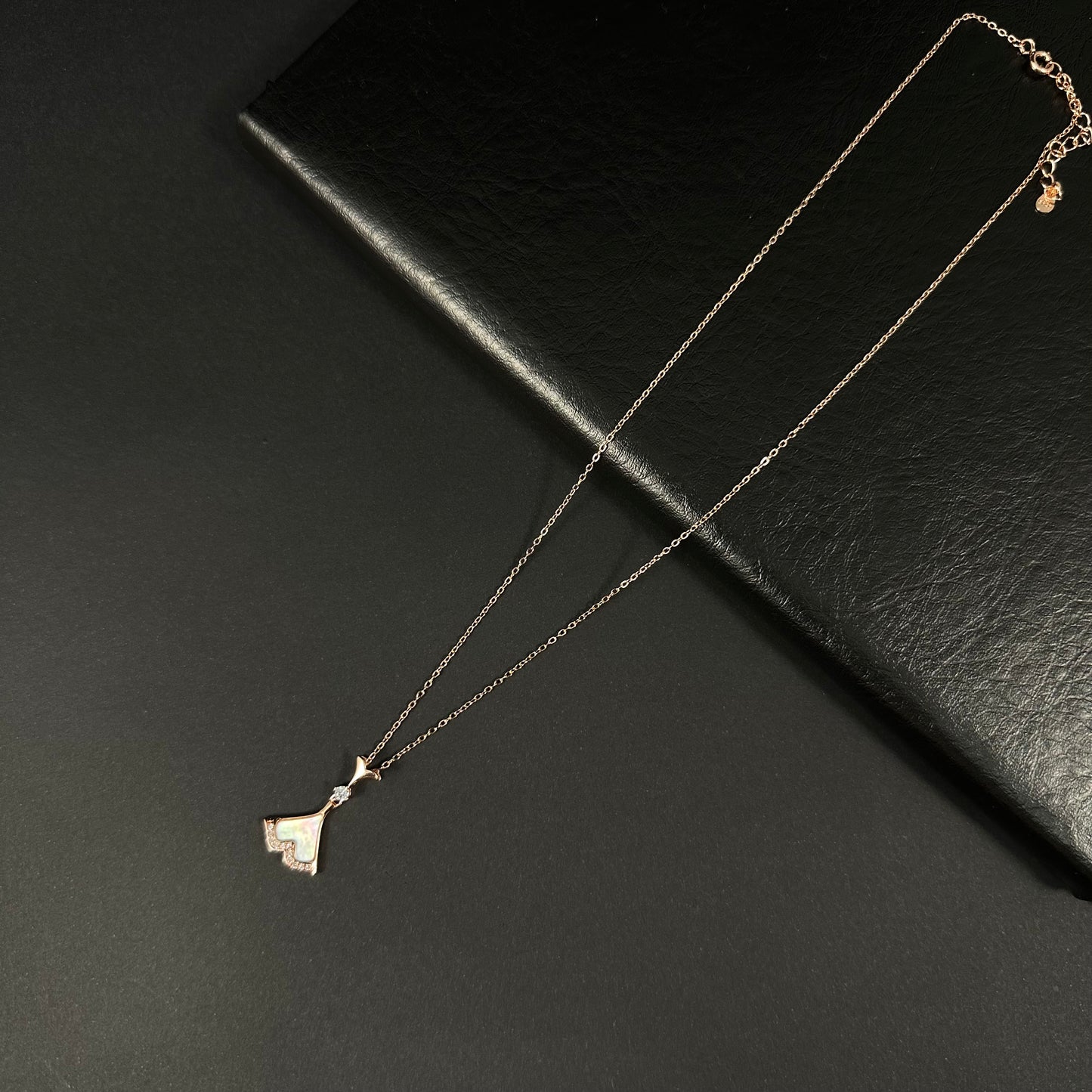 Rose Grace Fan Silver Diamond Pendant Necklace for Women