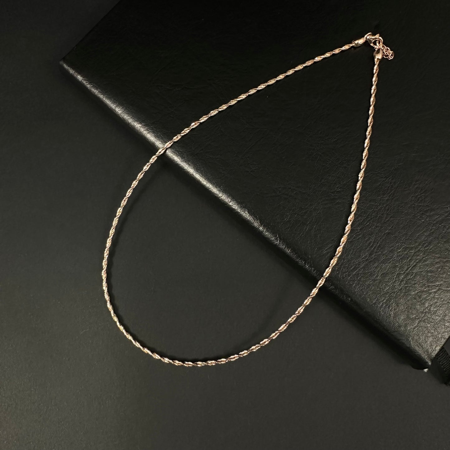 Elegant Rose Gold Twisted Choker Necklace for Women