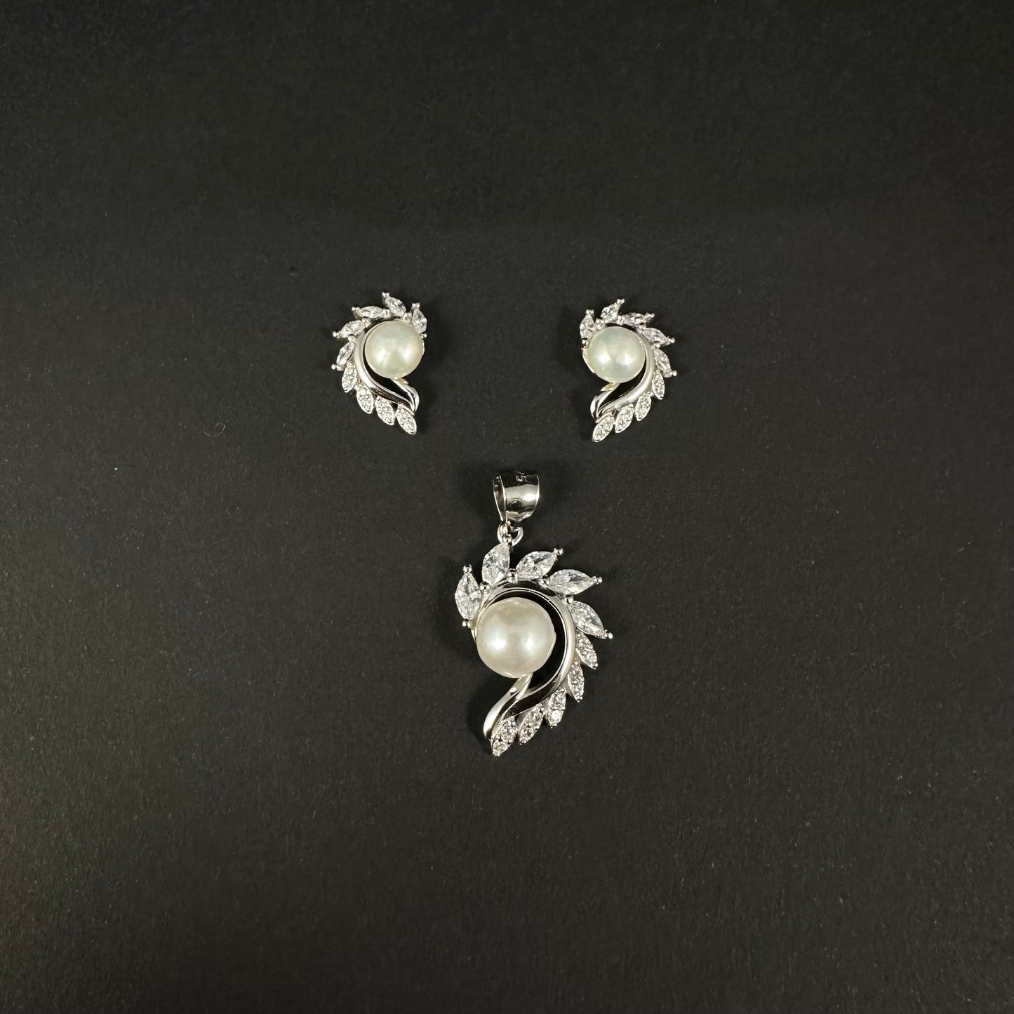 Silver Pearl Leaf Diamond Pendant Set for Women