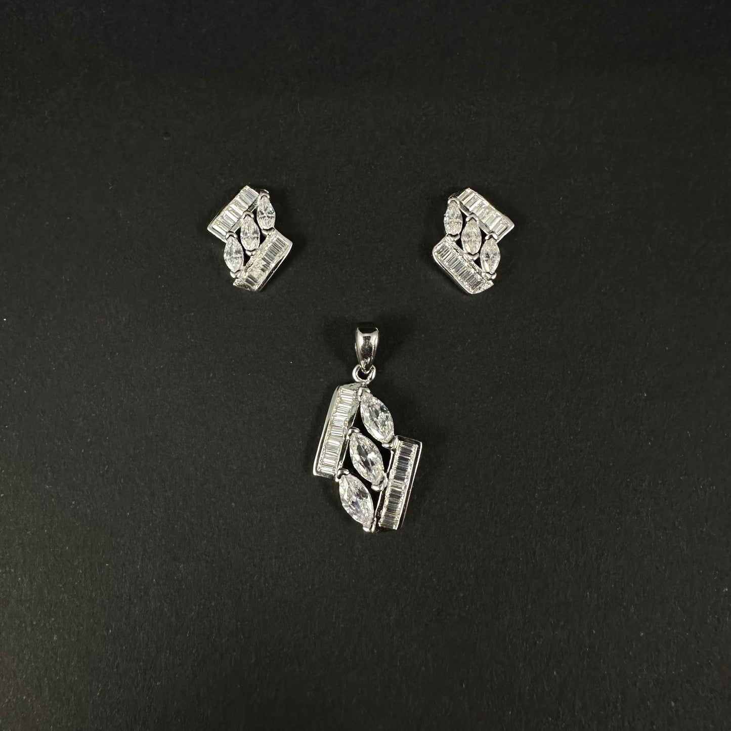 Silver Elegant Leaf Diamond Pendant Set for Women