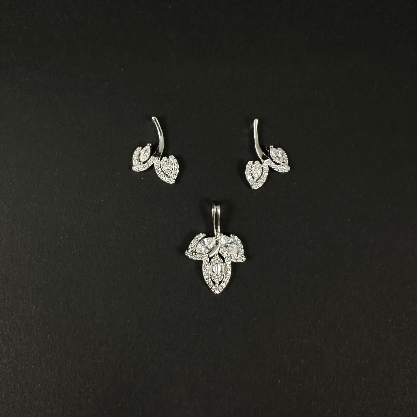 Elegant Leaf Sparkle Silver Diamond Pendant Set for Women