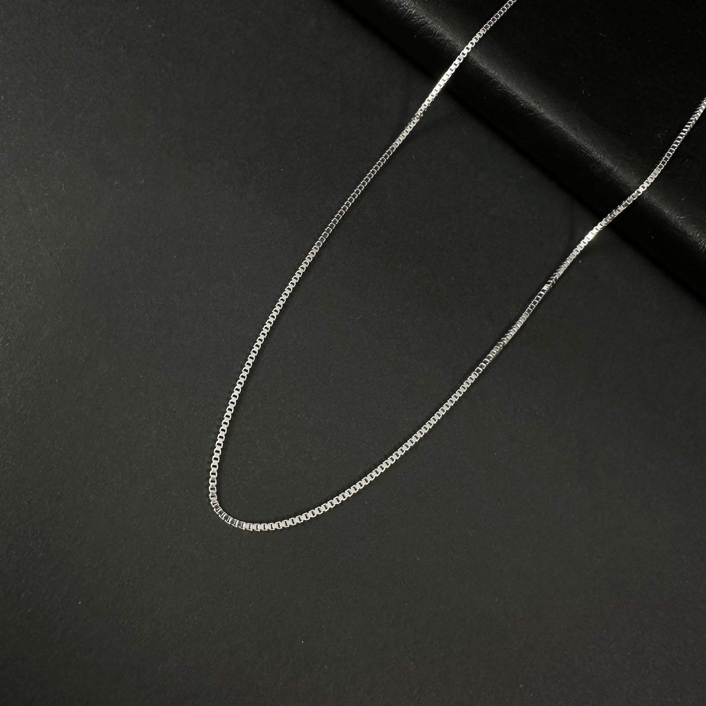 Elegant Sleek Silver Chain for Women – 18 Inch